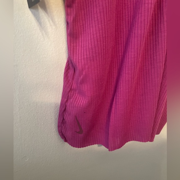 NIKE yoga workout tank - Picture 7 of 7